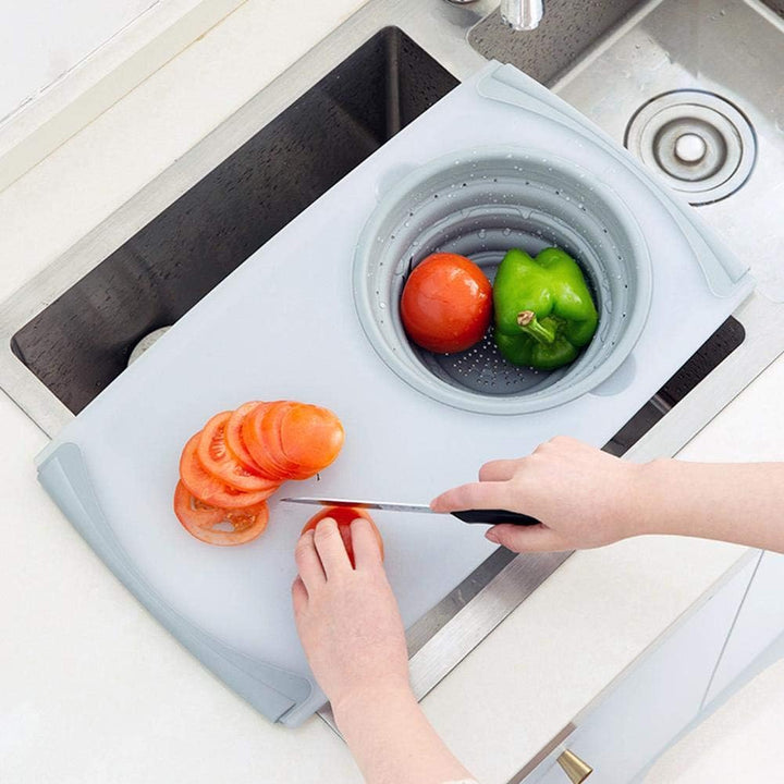 Tagliere da Cucina 2 in 1 con Colino Pieghevole Integrato – Antiscivolo, Salvaspazio, Ideale per Frutta e Verdura